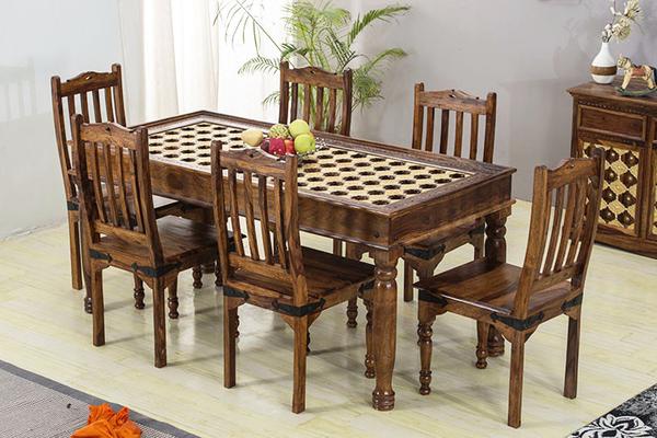 Quantum Dining Table Set